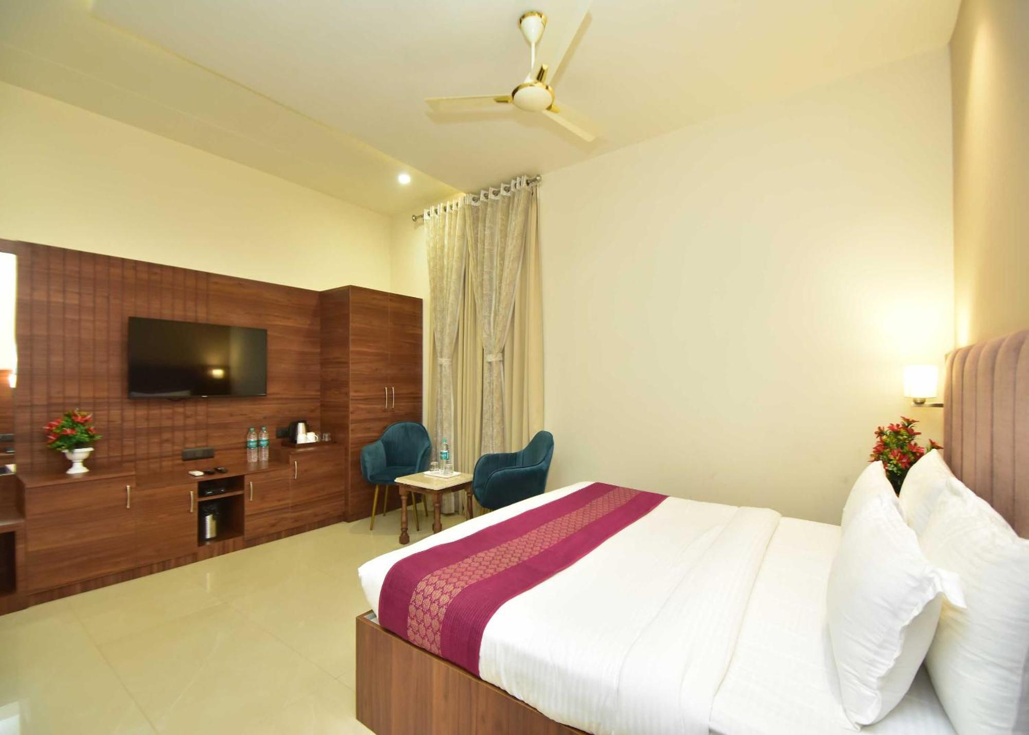 Hotel Shyamleela Khātu 외부 사진