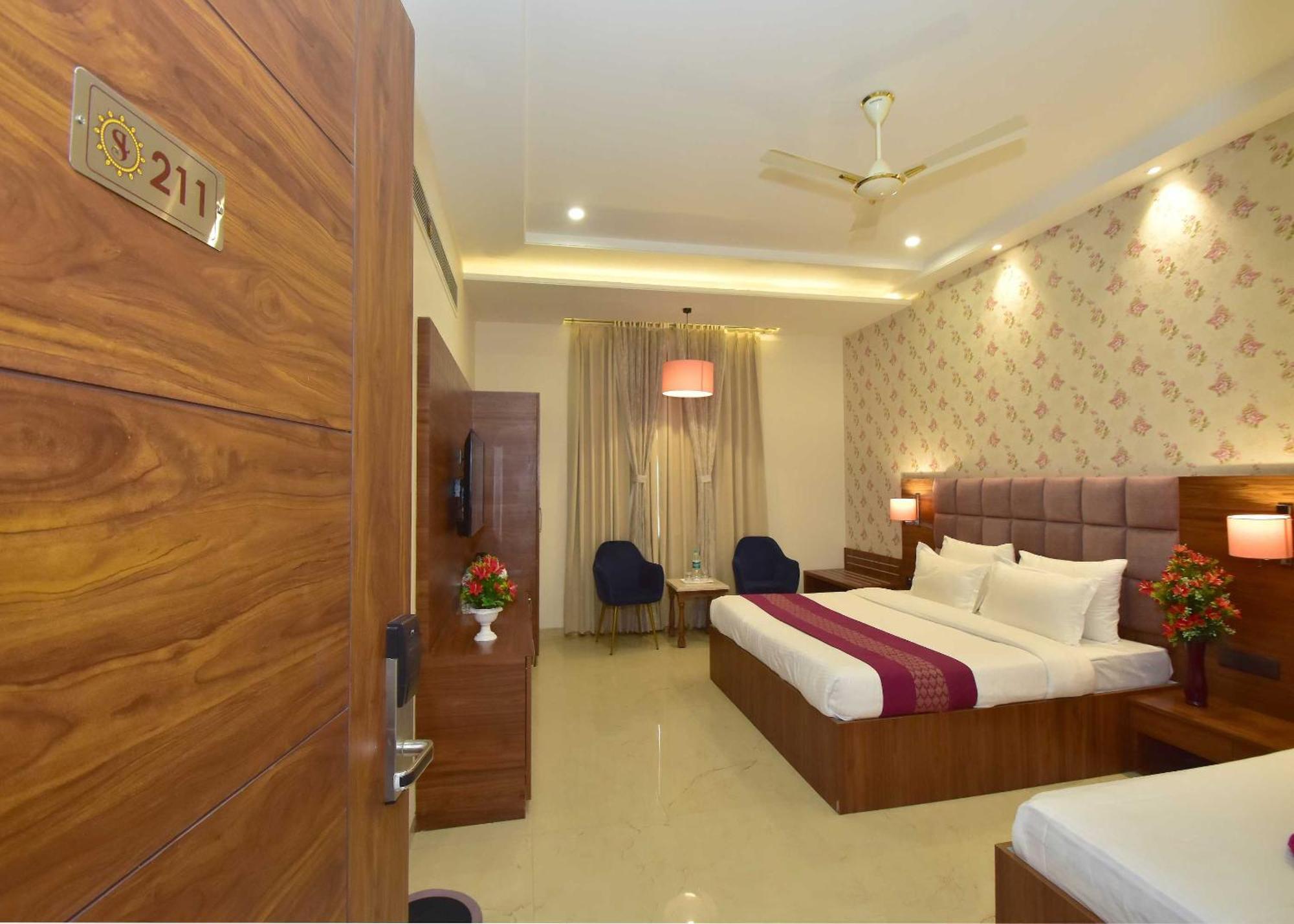 Hotel Shyamleela Khātu 외부 사진