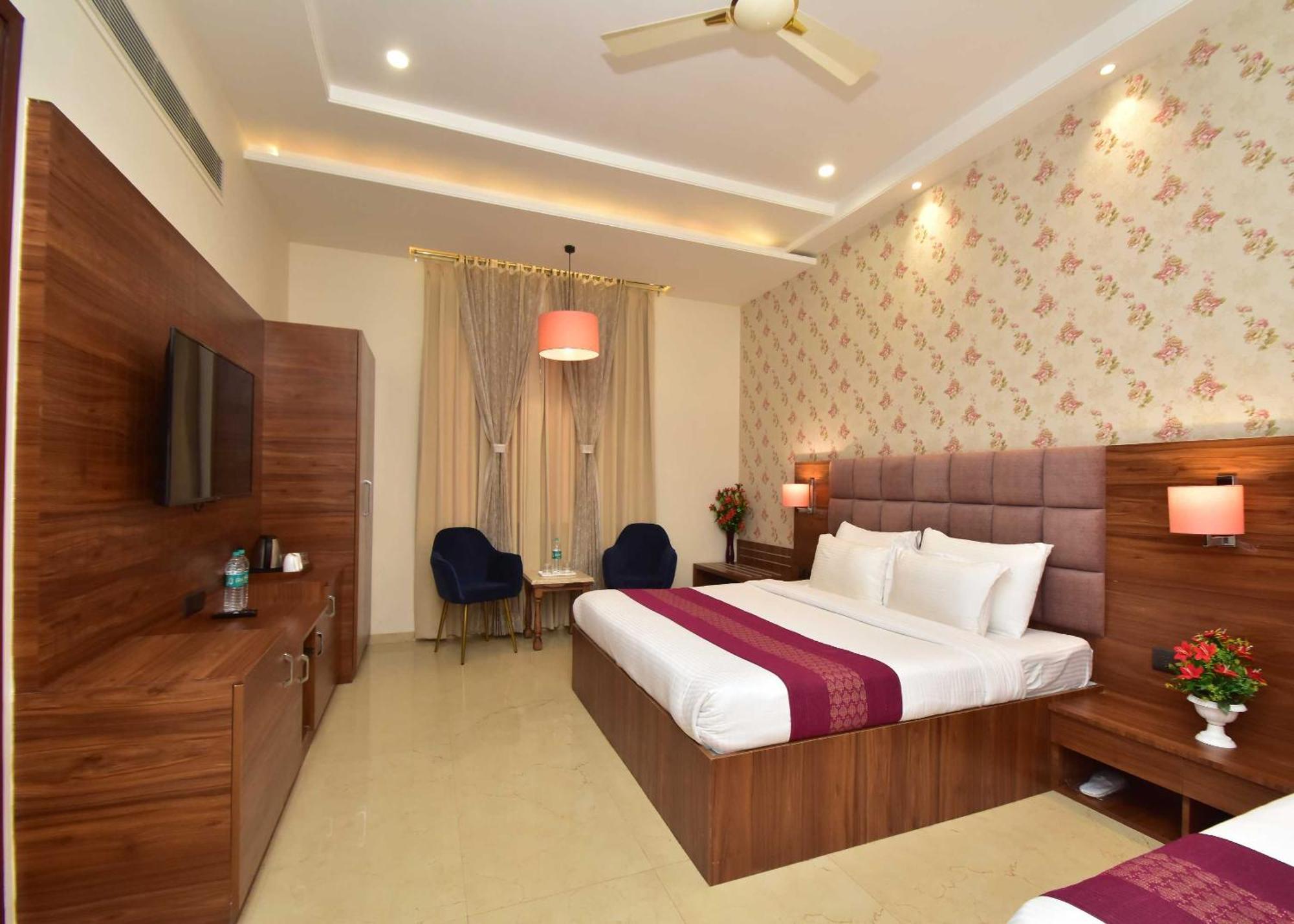 Hotel Shyamleela Khātu 외부 사진