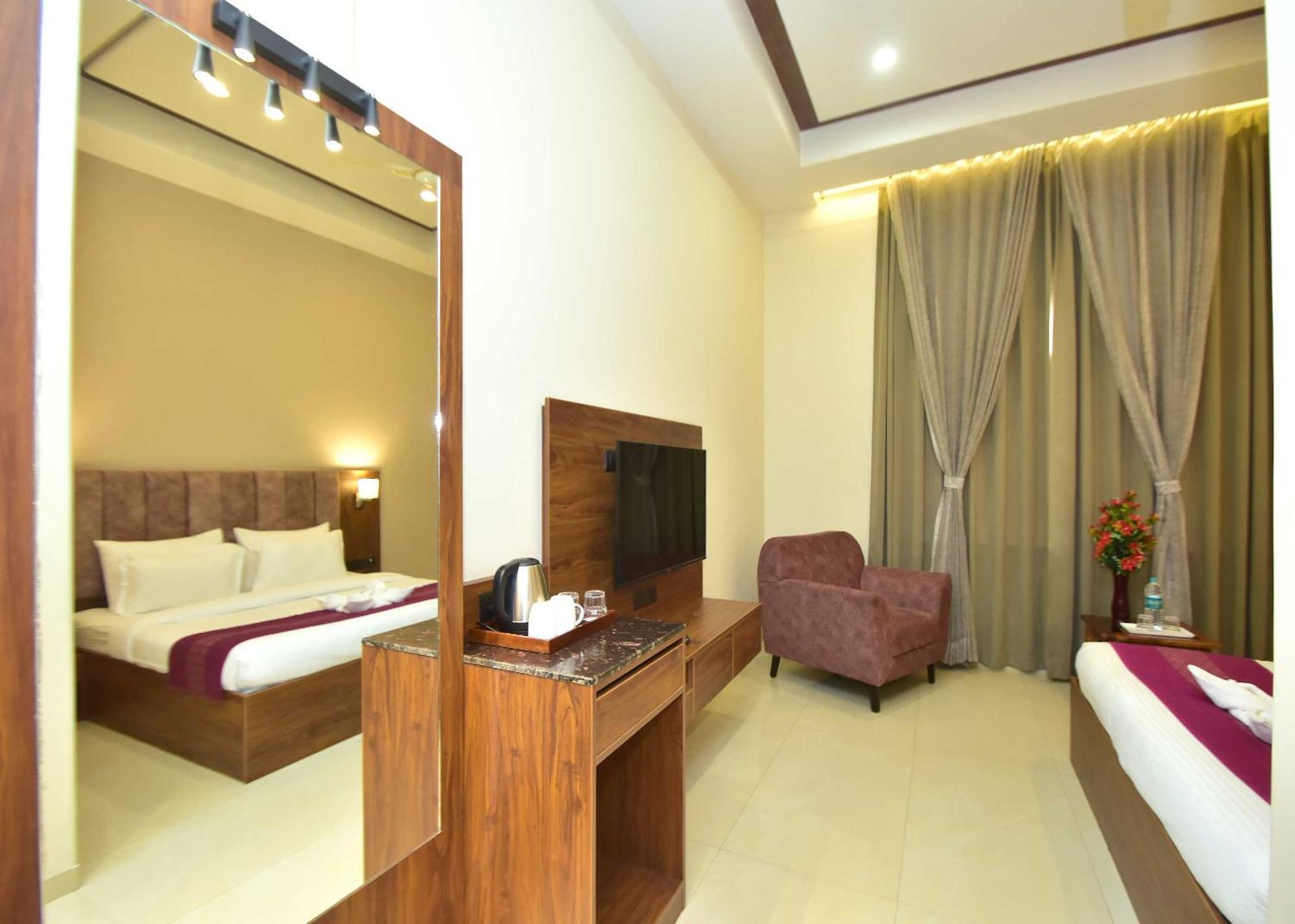 Hotel Shyamleela Khātu 외부 사진